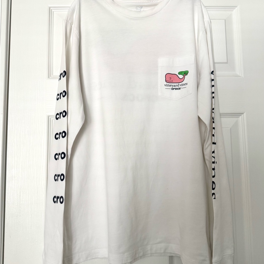 Limited Edition Vineyard Vines Crocs Colab Long Sleeve Tee, Medium